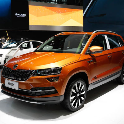 Giá tốt. Mua xe cũ SKODA KAROQ trực tuyến 2023 Bán thị trường xe với động cơ xăng và lái tay trái trực tuyến